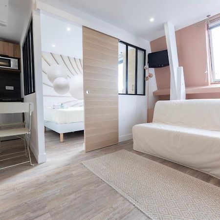 Amazing Apartment Under The Roof In Paris 8Th Eksteriør bilde