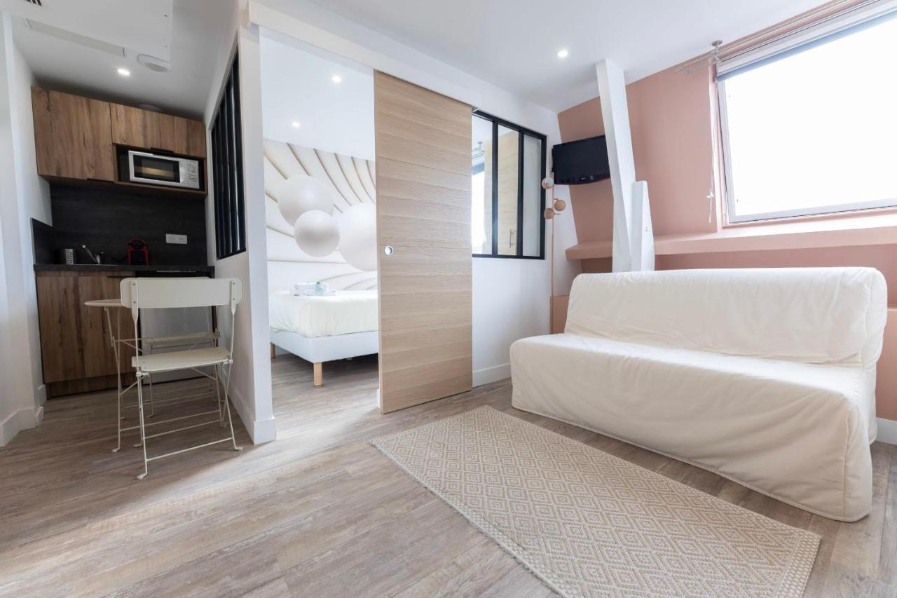 Amazing Apartment Under The Roof In Paris 8Th Eksteriør bilde