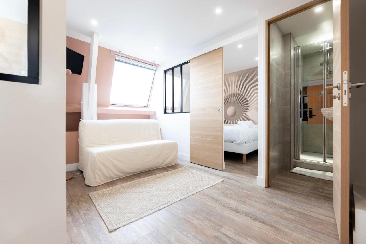 Amazing Apartment Under The Roof In Paris 8Th Eksteriør bilde